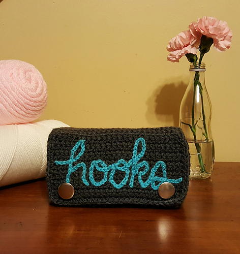 Double-Pocket Hook & Supply Case photo 1