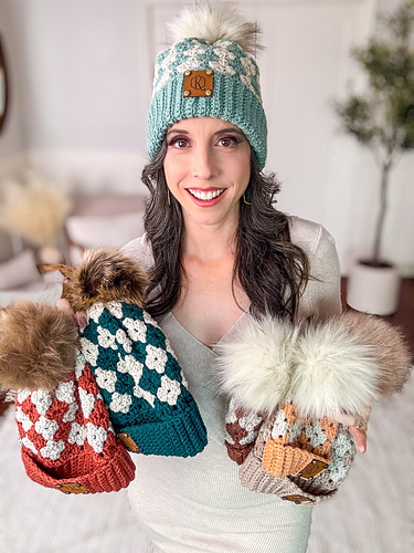 Diamond Granny Stitch Crochet Hat photo 3