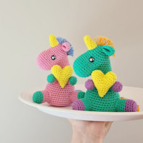 Regnbueenebjørn Omfavnelse - Crafty Gumnut