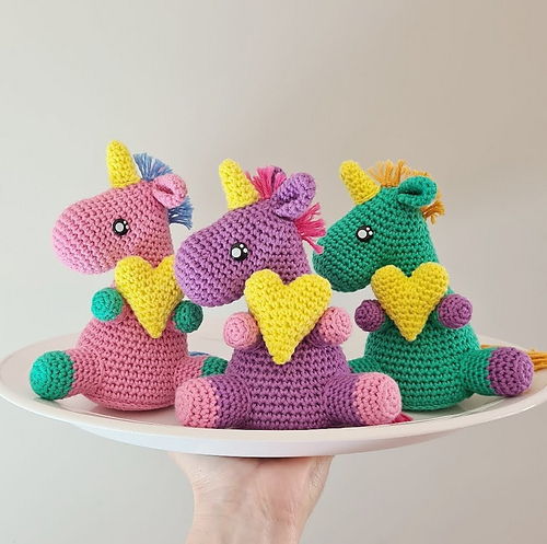 Regnbueenebjørn Omfavnelse - Crafty Gumnut