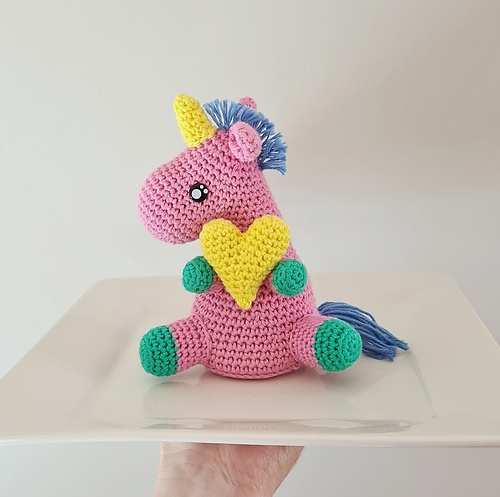 Regnbueenebjørn Omfavnelse - Crafty Gumnut