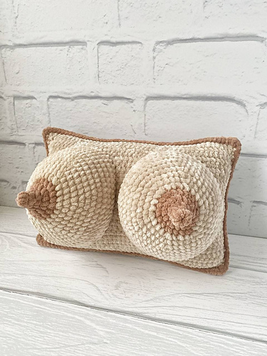 Boobs Pyntepylle (PILLOW) - Oksana Maksimova