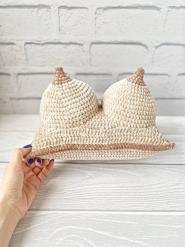 Boobs Pyntepylle (PILLOW) - Oksana Maksimova