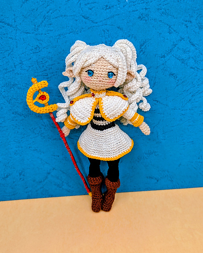 Frieren amigurumi doll