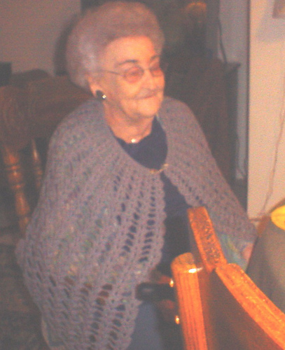 Shell Stitch Capelet photo 2