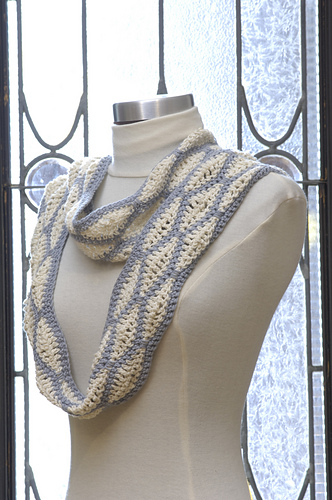 Ravelry: Diamond Loop pattern by Sharon Silverman