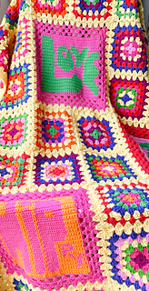 Hip_and_groovy_retro_blanket_1