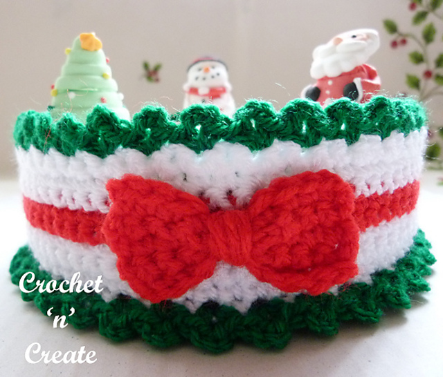 Ravelry Christmas Cake Frill pattern by Crochet 'n' Create