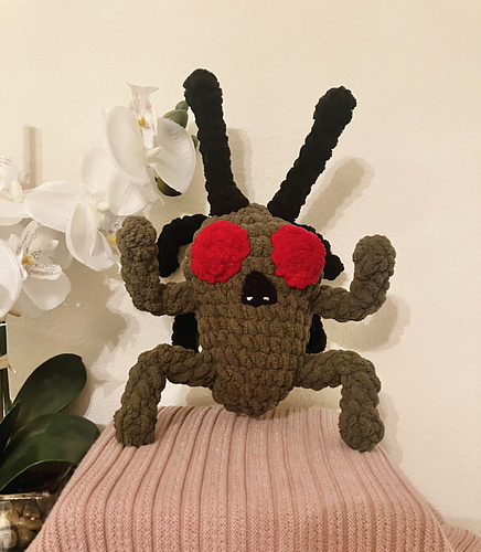 Dødelig Company Hoarder Bug - Kawaii Nerdy Crochet