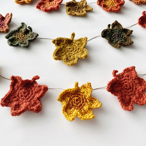Ravelry: Small Maple Leaf Applique pattern by Cyprianne Nolan