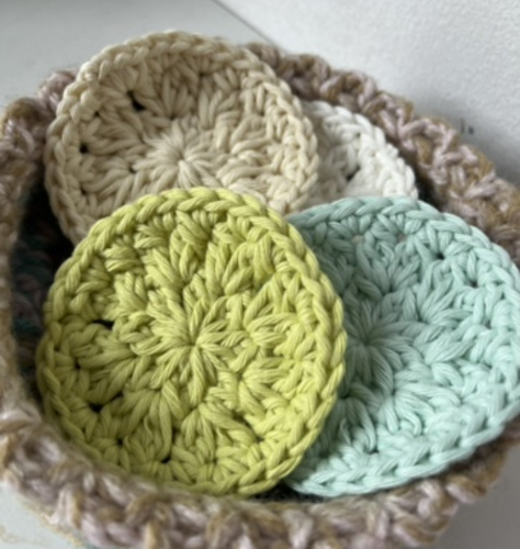 Round Face Rochet Pad Pattern Ravelry: Easy Crochet Round Facial Pads pattern by DD Wilder