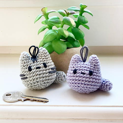 Cat Keychain Amigurumi photo 3