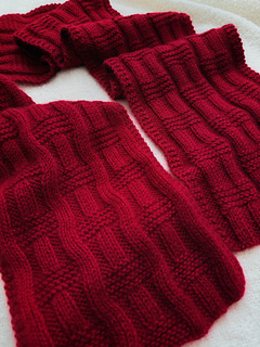 Ravelry: Wandering Waves Scarf pattern by Dorothy Offeciers