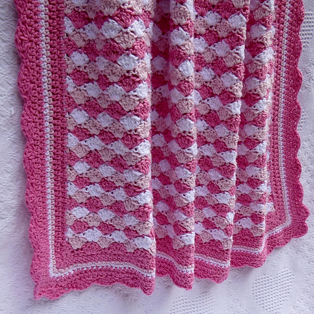 Ravelry DarleenHopkins' Shells of Love baby blanket