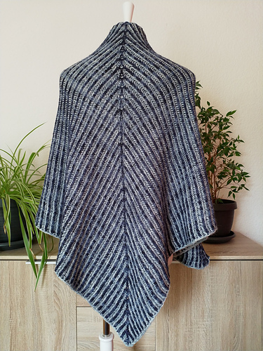 blooming brioche shawl