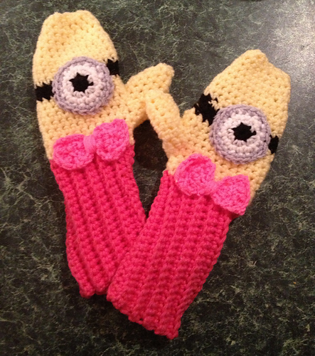MINION INSPIRED HAT AND MITTEN SET photo 3