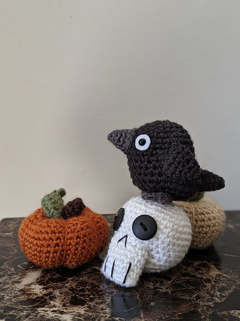 stuffed crow pattern