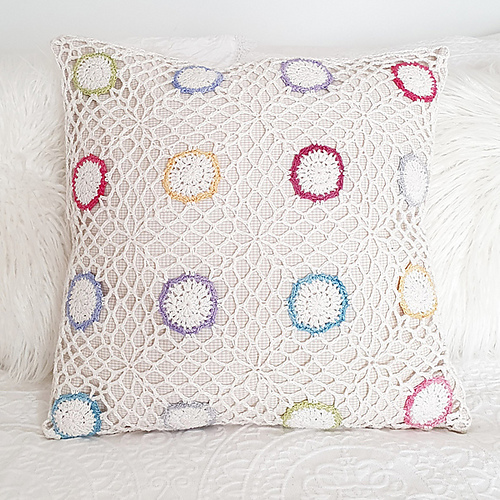 Lacy Cushion photo 4