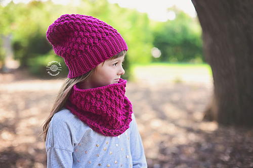 Raspberry Beanie & Cowl photo 9