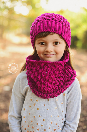 Raspberry Beanie & Cowl photo 6