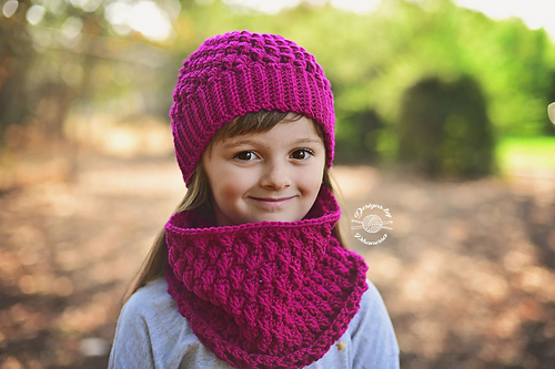 Raspberry Beanie & Cowl photo 7