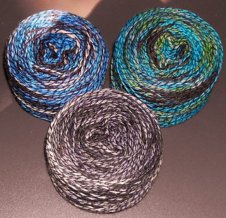 Das Garn für 3er Set Mützen 