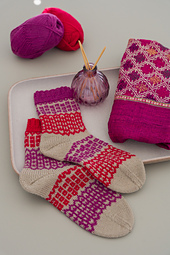 Lana Grossa Meilenweit 50 Cashmere, #13 Greige , #58 Fuchsia, #6 Rot