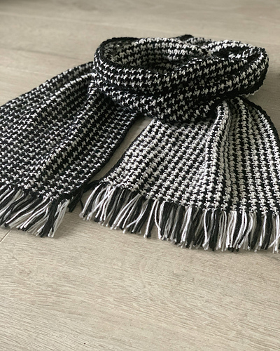 Hounds tooth fringed scarf photo 4