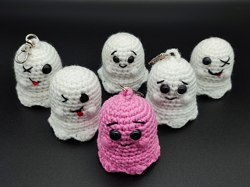 Ravelry: Mini Ghost Halloween pattern by DreamWeave Creations