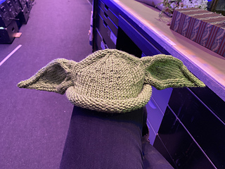 Ravelry: Cabled Baby Yoda Hat (Mandalorian Star Wars) pattern by ...