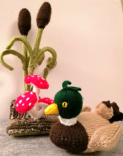 KNITTING PATTERN BY ELAINE ECDESIGNS