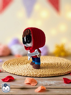 Handmade Coco amigurumi inspired by Disney Pixar’s Coco, a perfect crochet pattern for fans of Día de Muertos, Mexican culture and Disney classics.
