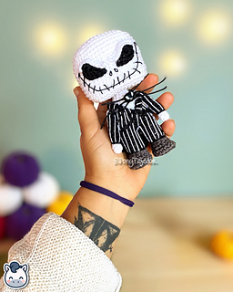 Handmade Jack Skellington amigurumi inspired by Tim Burton’s The Nightmare Before Christmas, spooky Halloween crochet pattern PDF.