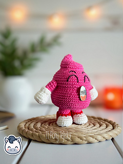 This Caca Arale crochet pattern PDF is perfect for fans of Dr. Slump and retro anime lovers. Inspired by the classic manga, this handmade geek amigurumi is a cute and fun DIY project. Digital download available in English and Spanish.