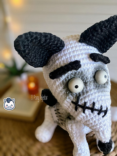 Handmade Sparky amigurumi inspired by Tim Burton’s Frankenweenie, a spooky and cute crochet pattern PDF for gothic and Halloween lovers.