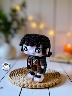 Handmade Frodo Baggins amigurumi inspired by The Lord of the Rings, a fantasy crochet pattern PDF for Tolkien and geek plush fans.