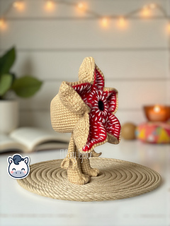 Handmade Demogorgon amigurumi inspired by Netflix’s Stranger Things, a spooky Halloween crochet pattern PDF perfect for horror and sci-fi fans.