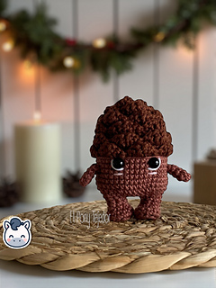 Handmade Christmas amigurumi set inspired by classic holiday ornaments, featuring a Christmas tree, festive candle and pinecone, perfect Christmas crochet pattern PDF for fans of winter decor and handmade holiday crafts.