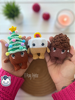 Handmade Christmas amigurumi set inspired by classic holiday ornaments, featuring a Christmas tree, festive candle and pinecone, perfect Christmas crochet pattern PDF for fans of winter decor and handmade holiday crafts.