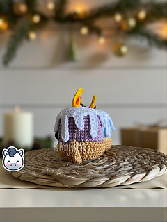Handmade Christmas candle amigurumi inspired by cozy winter décor, cute holiday crochet pattern PDF perfect for festive handmade lovers.