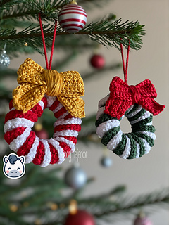 Handmade Christmas Wreath Amigurumi Ornament, festive red, white, and green striped crochet pattern PDF.