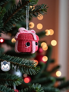 Handmade Christmas Stockings and Candies amigurumi inspired by Holiday Decor, cute Christmas crochet pattern PDF.