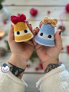 Handmade Christmas Bells amigurumi inspired by classic holiday ornaments, a perfect pattern for fans of cozy festive decoration and cute Christmas crafts.