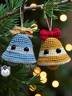 Handmade Christmas Bells amigurumi inspired by classic holiday ornaments, a perfect pattern for fans of cozy festive decoration and cute Christmas crafts.