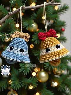 Handmade Christmas Bells amigurumi inspired by classic holiday ornaments, a perfect pattern for fans of cozy festive decoration and cute Christmas crafts.