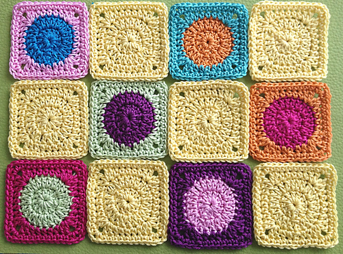 Mini Granny Square photo 4