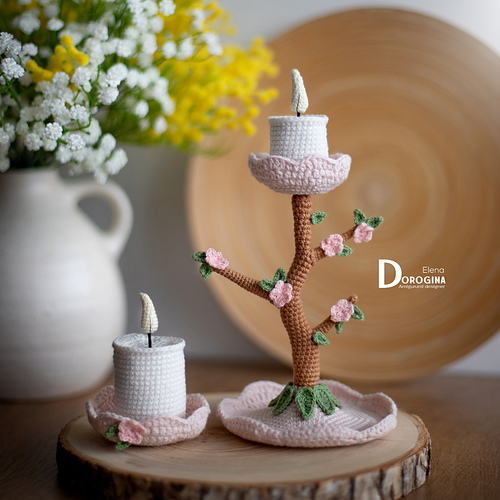 Spring candleholder