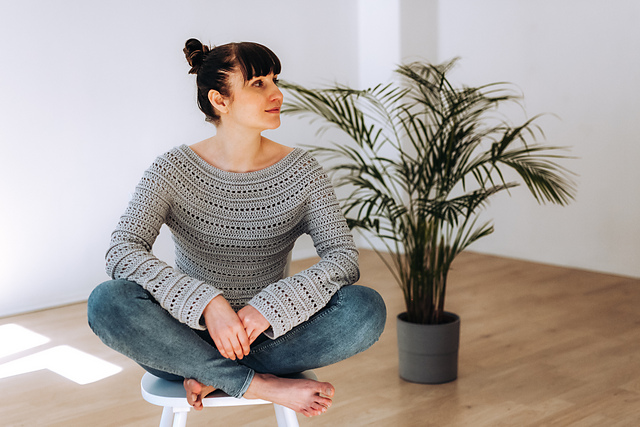 Isolla Sweater pattern by Linda Skuja