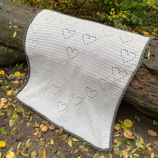 Ravelry Heart of Hearts Baby Blanket pattern by Elimee Designs