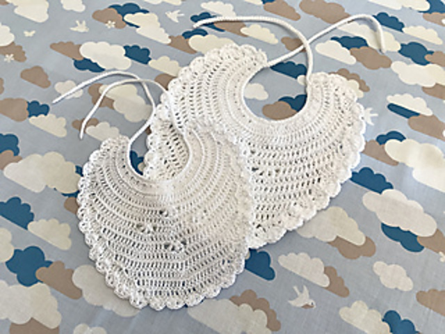 Puff baby bib